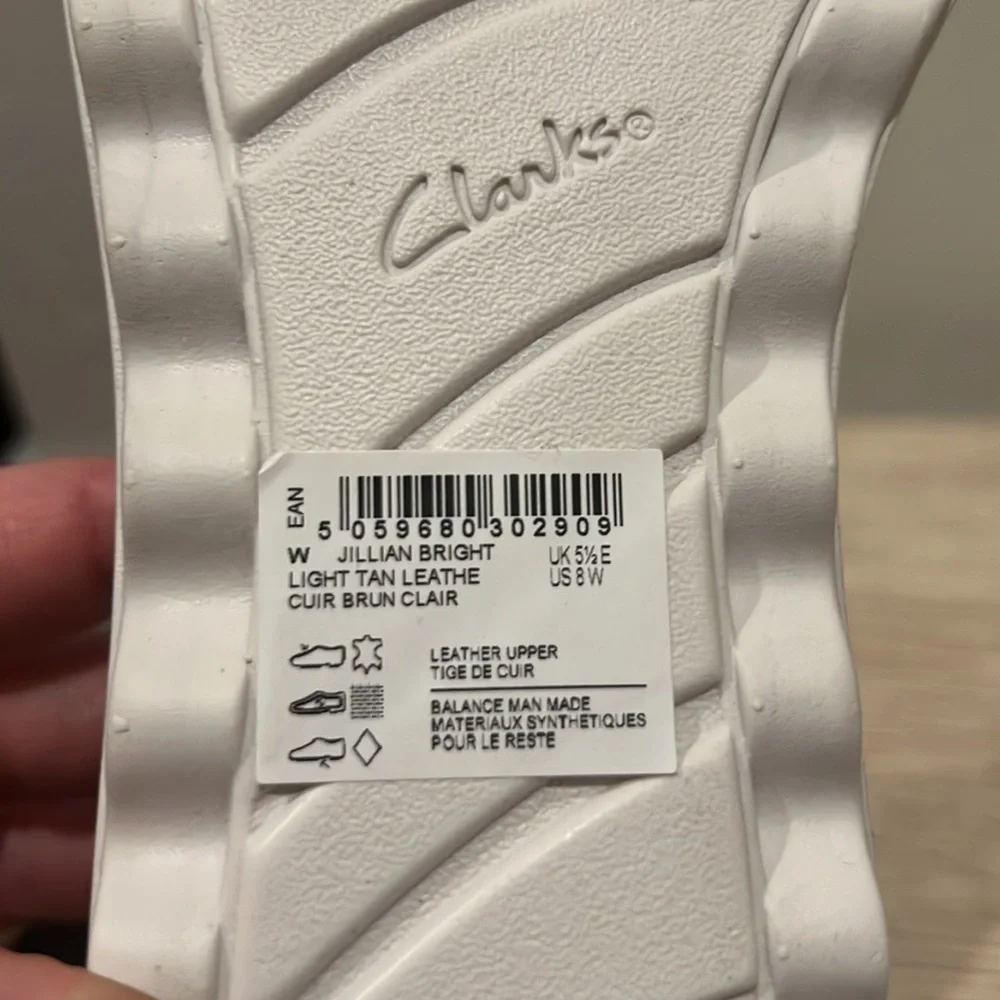 Clarks, Light Tan , Brand New, Size 8W Sandal. Ortholite footbed. - Picture 8 of 8